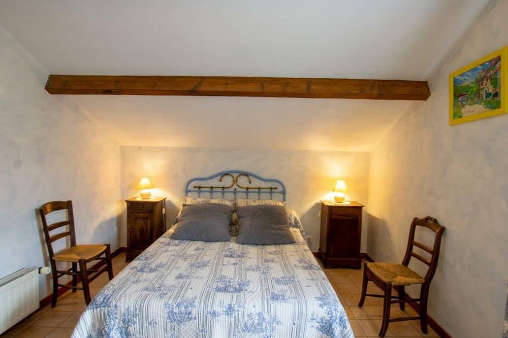 Casa rural con piscina en el corazón de Perigord Noir, cerca de hermosos sitios turísticos. Ideal para familias. in Le Bugue, Périgord Noir