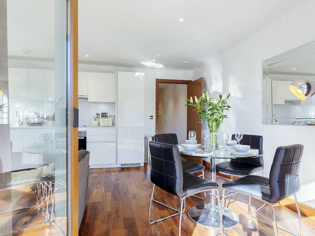 Entire apartment, Shoreditch Square, Hoxton in Bethnal Green, London