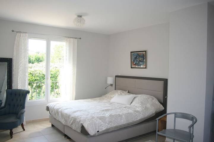 Villa pour 9 personnes, avec terrasse ainsi que jardin et piscine à la La Ciotat - 4