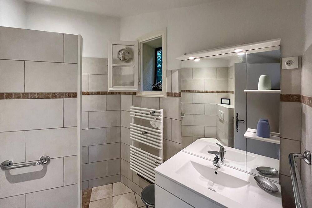 1 bedroom stunning home in Peymeinade in Peymeinade, Cannes region