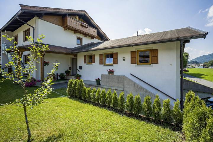 Ferienwohnung für 2 Personen, mit Balkon und Terrasse sowie Garten und Pool in Kössen