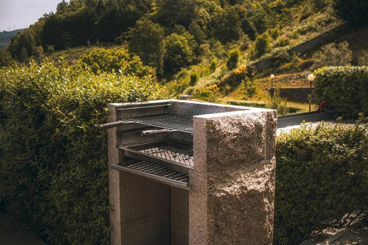 Location de vacances pour 5 personnes, avec piscine et bassin pour enfant ainsi que vue et terrasse dans Caniçada - 3