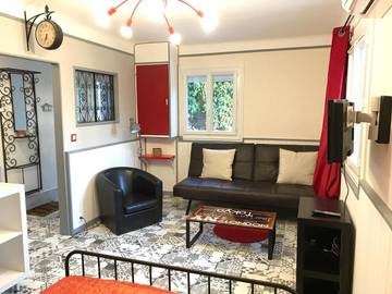 Gîte pour 4 personnes, avec vue et jardin à Donzère