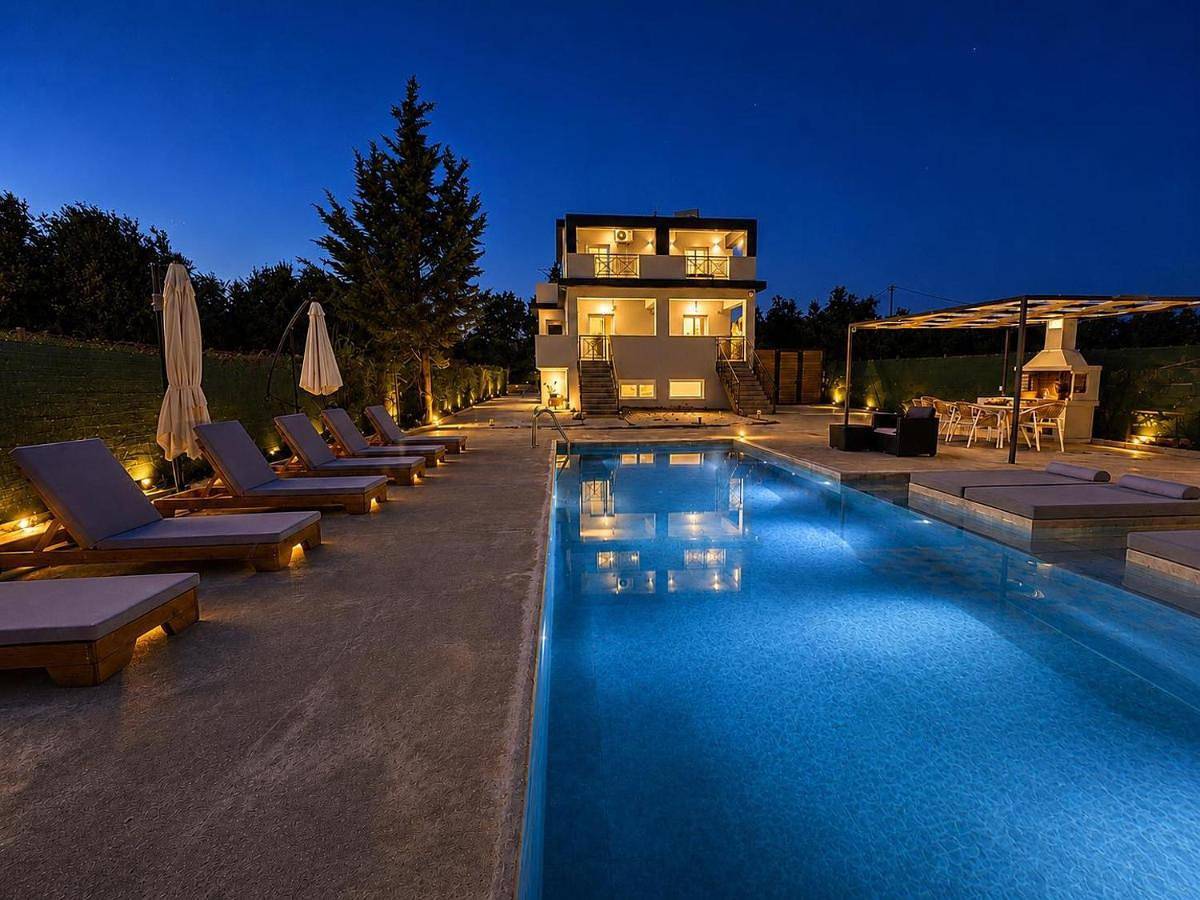 Paloma Mansion- Villa with Private Pool Embraced by Nature By Villa Mana Gers in Βανάτο, Ζάκυνθο