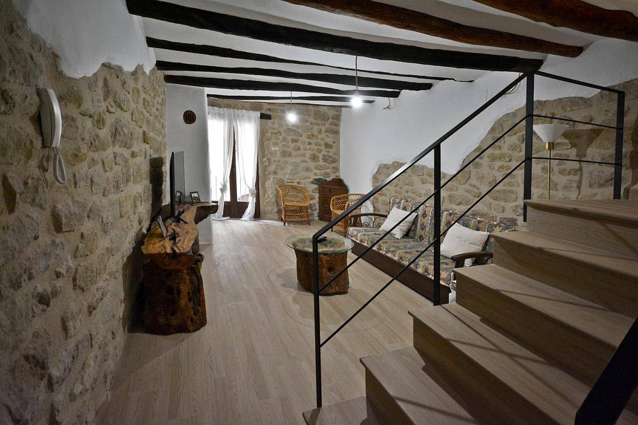 Two-Bedroom House in Calaceite, Provincia de Teruel
