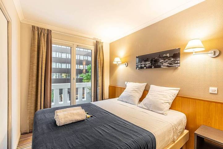 Appartement entier, Paris Expo Aparthotel Porte de Versailles +Parking in Issy-les-Moulineaux, Hauts-de-Seine