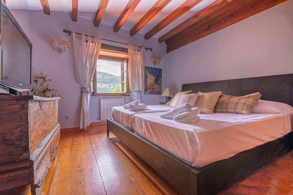 Casona Los Fresnos, A Jewel In The Heart Of Cantabria. in Entrambasaguas, Cantabrian Coast