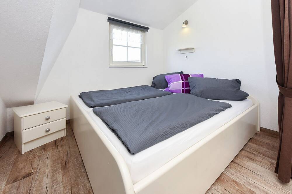 Ganze Wohnung, Ferienwohnung Schwalbennest - Haus Friesische Weite im Wangerland in Neugarmssiel, Wangerland