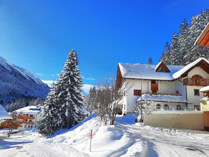 Gîte pour 3 personnes, avec jardin et balcon à Ischgl - 2