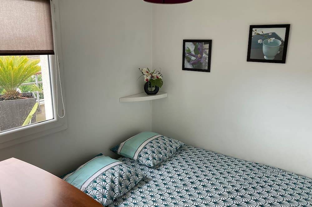 Entire apartment, Vannes charming 30m2 apartment with large terrace and garage in Vannes, Côte des Mégalithes