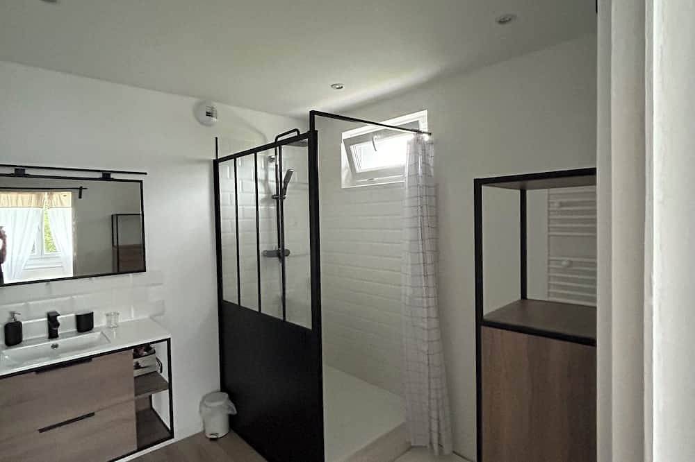 Appartement indépendant dans maison de campagne in Lezoux, Région de Thiers