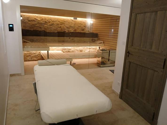 Location de vacances pour 17 personnes, avec piscine ainsi que vue et sauna à Redortiers - 4