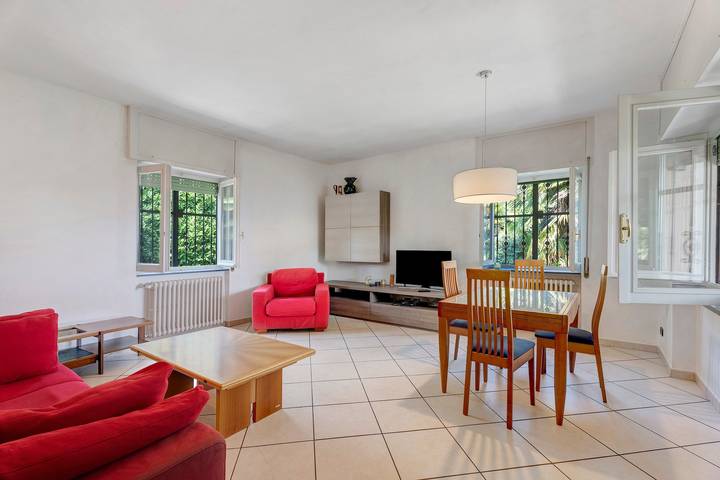 Villa für 7 Personen, mit Balkon und Seeblick sowie Garten, kinderfreundlich am Lago Maggiore - 4