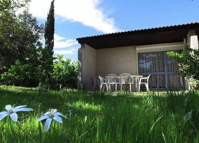 Vakantiehuis "airconditioning" 2 kamers - Kinderbed niet mogelijk 4 personen in Méjannes-le-Clap, Alès en omgeving