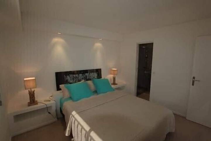 Appartement entier, Exceptionnel Cote D Azur sur la Plage Luxueux 2 pièces en rdj accès direct mer in Saint-Laurent-du-Var, Côte méditerranéenne (France)