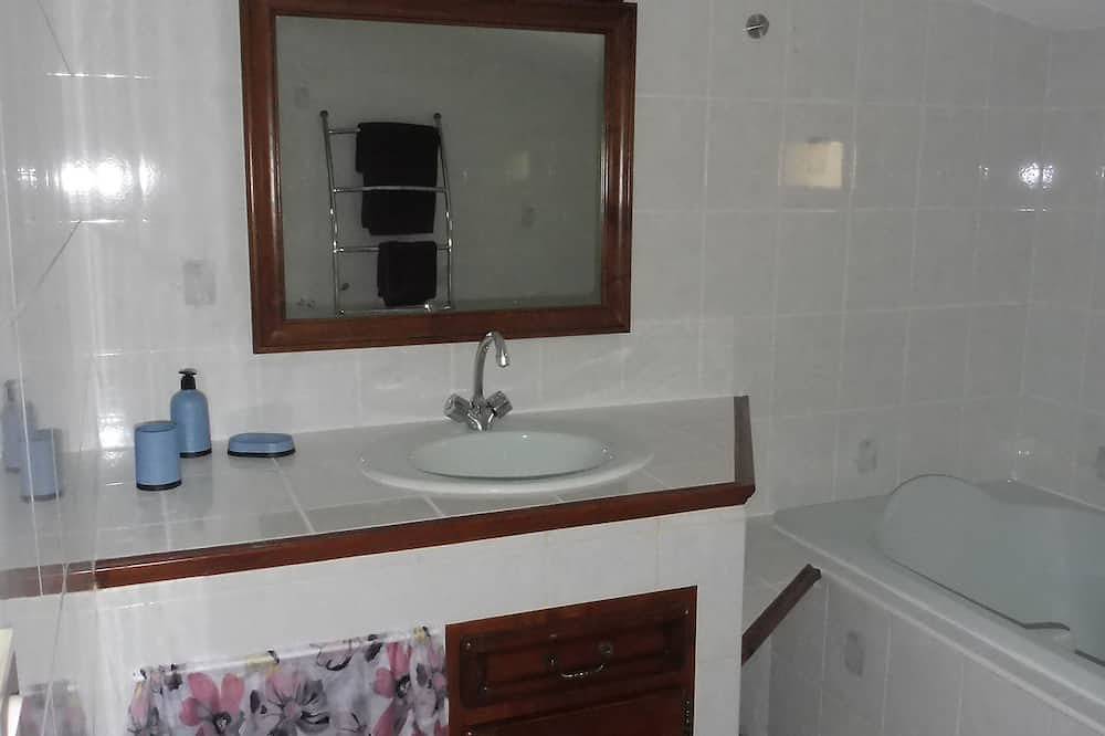 L'oustau de Moun Paire in Niozelles, Parc naturel régional du Luberon