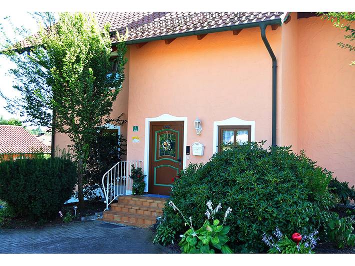 Ferienwohnung für 2 Personen, mit Balkon/Terrasse und Terrasse sowie Garten in Bad Birnbach - 2