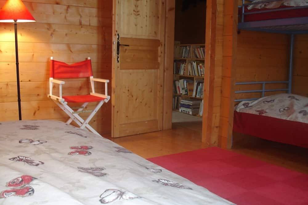 Chalet isolé 180m² plein soleil, avec vue imprenable sur une vallée boisée in Onoz (Jura), Lac de Vouglans