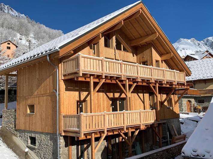 Chalet pour 14 personnes, avec sauna ainsi que terrasse et vue à Vaujany