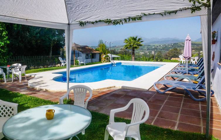 Ferienhaus für 14 Personen, mit Terrasse und Garten sowie Pool in Andalusien - 4