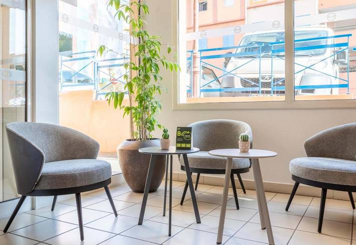 Hôtel pour 2 personnes, avec Terrasse à Port-de-Bouc - 3