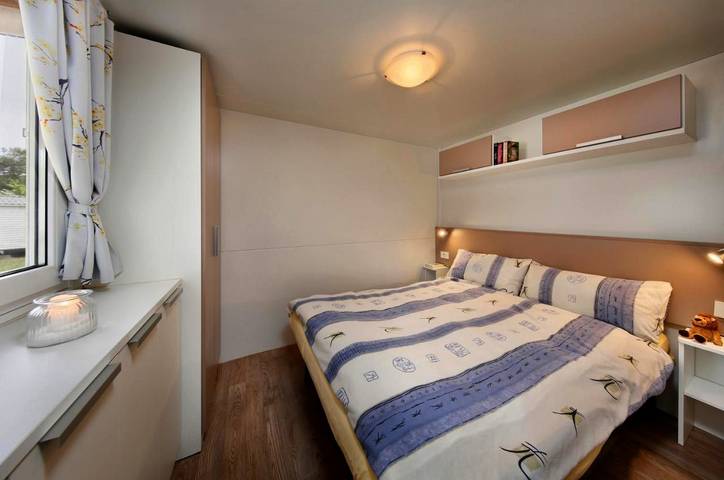 Camping für 4 Personen, mit Pool und Whirlpool sowie Terrasse in Cisano - 4