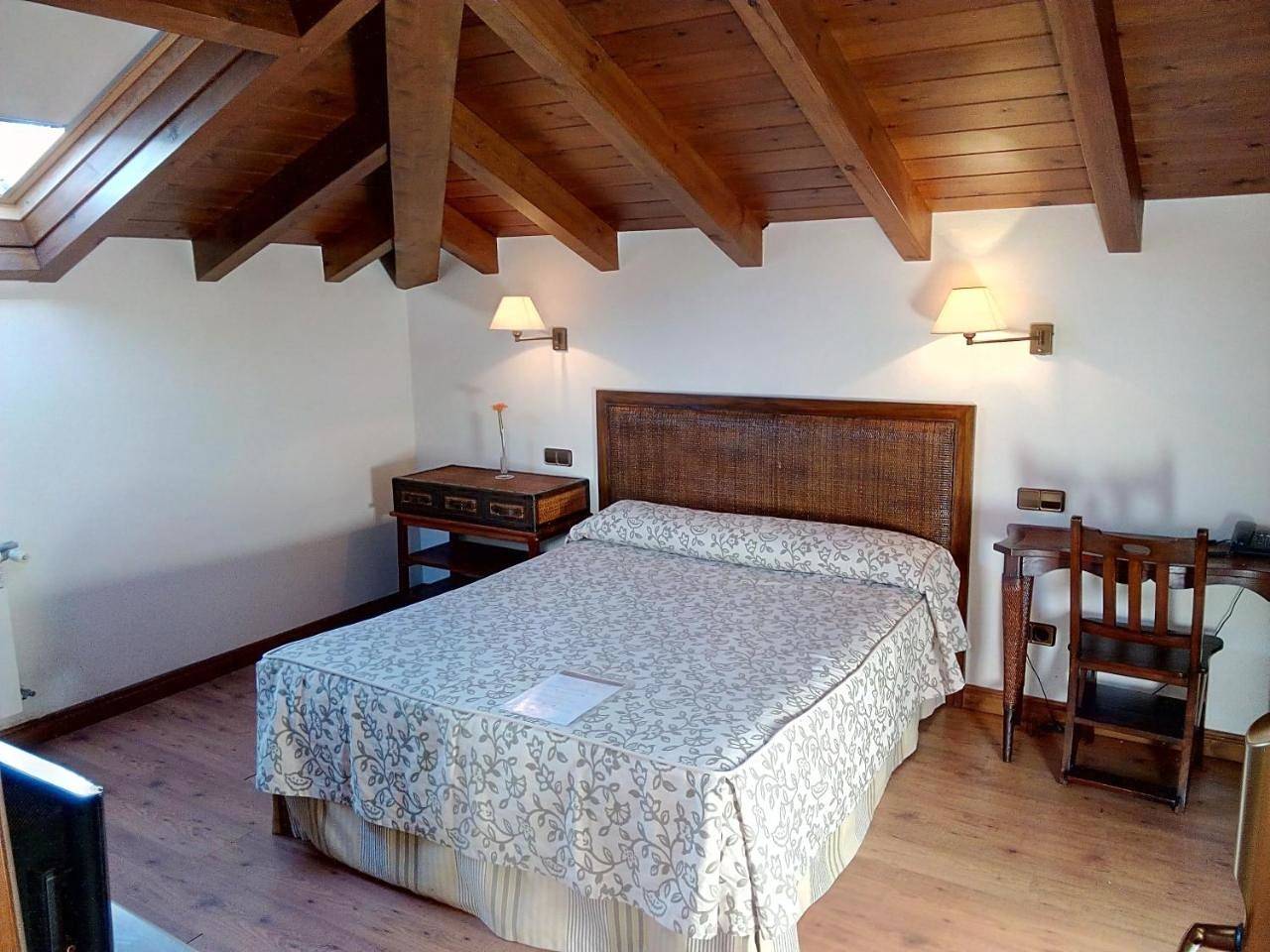 Basic Triple Room in Posada de Llanes, Llanes