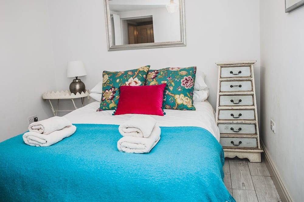 The Moorings - lovely beach front fisherman's cottage in Hope cove, South Devon in South Huish, Hope Cove