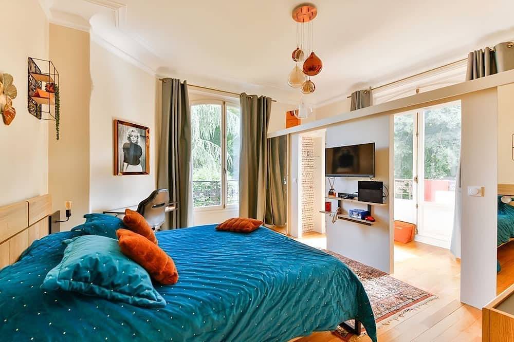 Chateau Pernelle - Siete Habitaciones Villa, Capacidad 14 in Saint-Leu-la-Forêt, Valle del Oise