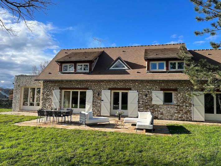 Location de vacances pour 9 personnes, avec jardin, animaux acceptés à Béhoust