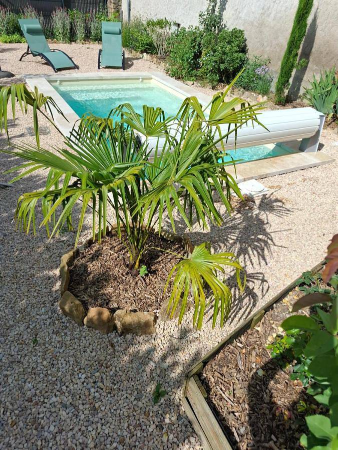Gîte pour 4 personnes, avec piscine et jardin à Bétaille