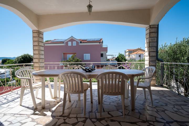 Ferienwohnung für 6 Personen, mit Balkon/Terrasse in Bibinje
