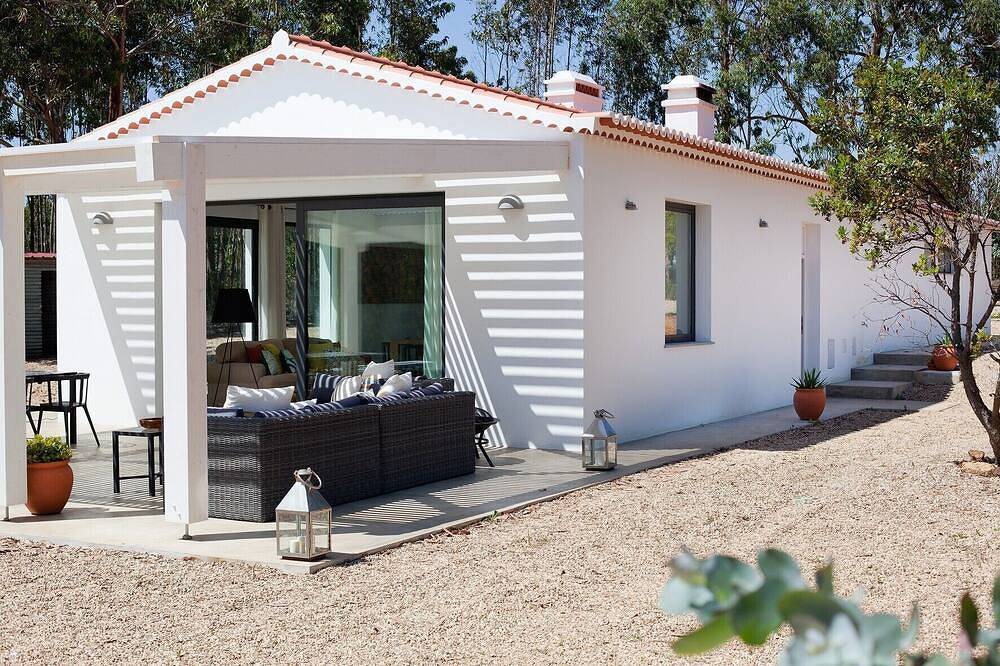 Haus mit Pool in großen Grundstück (32500m2), am Meer in Bordeira, Faro Distrikt