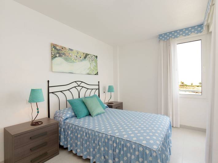 Ferienwohnung für 4 Personen, mit Balkon/Terrasse und Terrasse sowie Garten und Pool in Vinaròs - 3