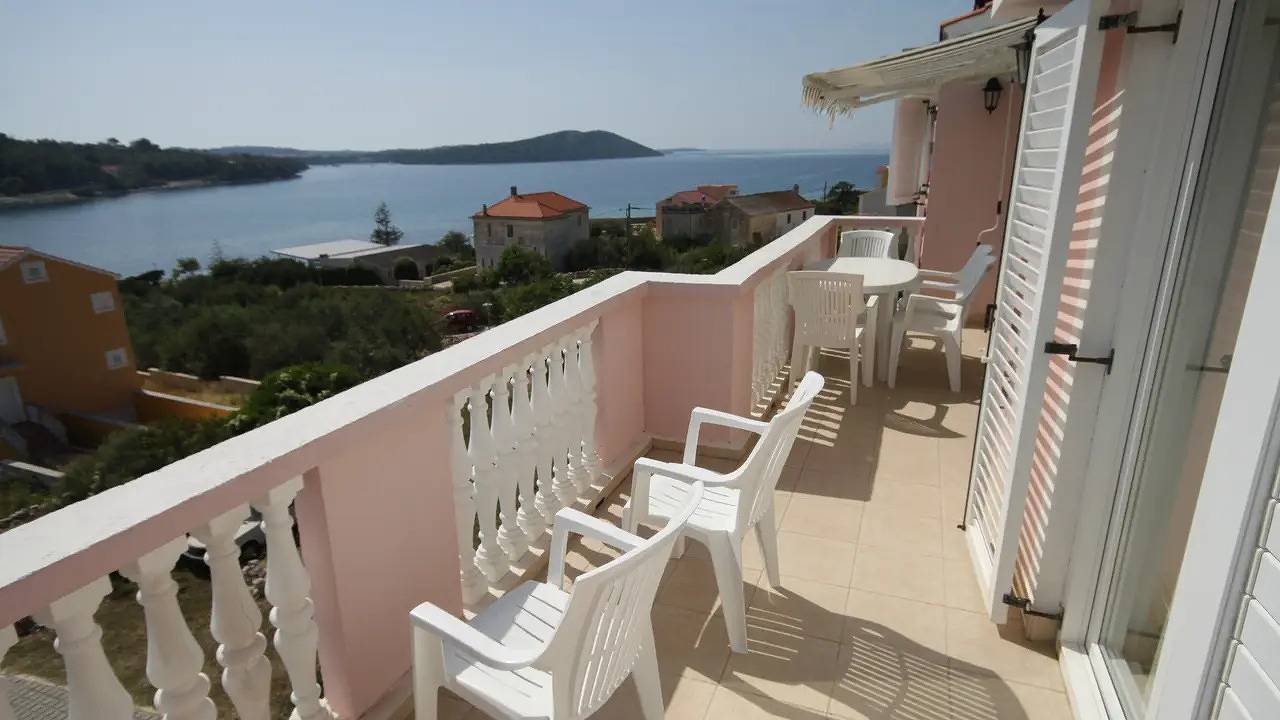 Appartamento vacanze a Veli Rat a partire da 236€ a notte