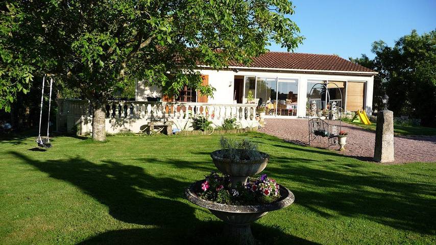 Chambre d’hôte pour 2 personnes, avec piscine et jardin, animaux acceptés - 1