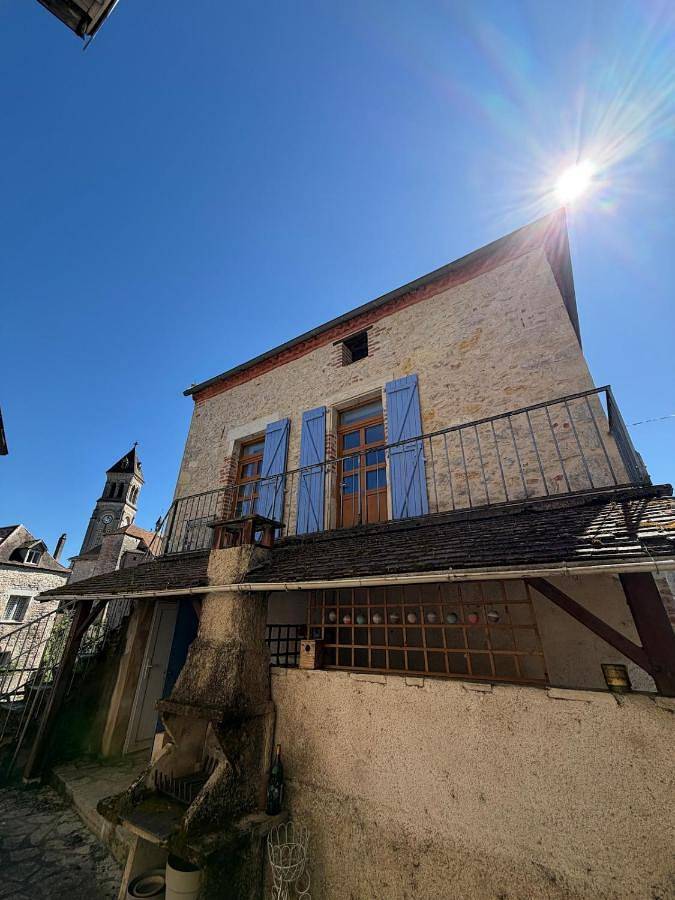 Location de vacances pour 2 personnes, avec terrasse et vue à Albas