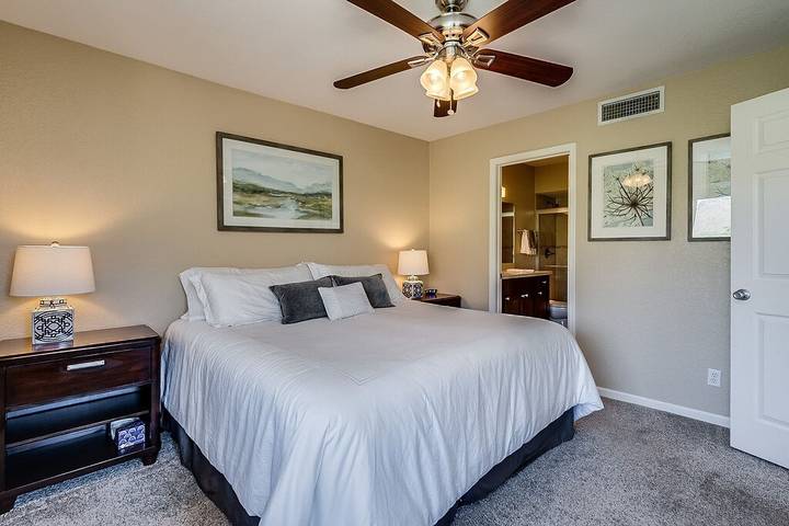 Vacation rental for 3 people, with pool and balcony as well as hot tub in Catalina Foothills