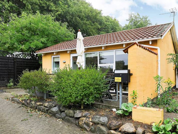 Ferieudlejning for 4 personer, med Terrasse og Have i Morsø
