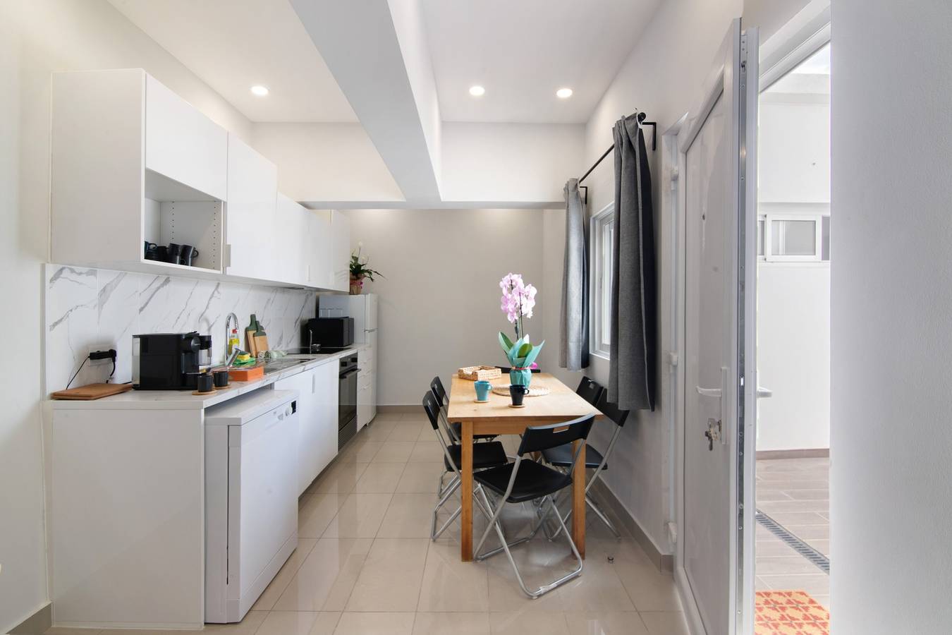 Apartamento inteiro, Apartamento 'Skipper House' com Vista Montanha, Wi-Fi e Ar Condicionado in Loulé, Loulé (São Clemente)