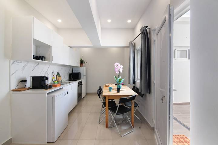 Apartamento inteiro, Apartamento 'Skipper House' com Vista Montanha, Wi-Fi e Ar Condicionado in Loulé, Loulé (São Clemente)