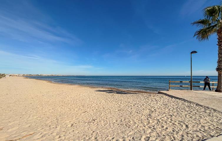Appartement am Strand mit WiFi, AC, Parkplatz & Terrasse - 400m zur Playa de las Higuericas in El Mojón (Alicante), Pilar de la Horadada