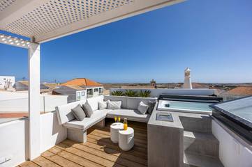 Villa für 6 Personen, mit Terrasse und Ausblick in Vila do Bispo