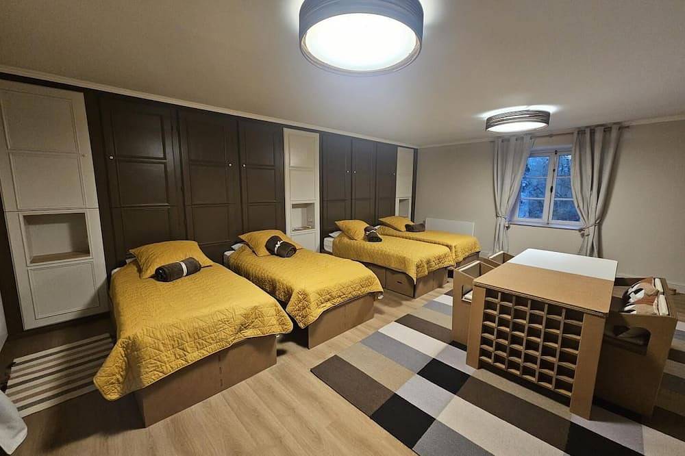 Gîte for large families - sleeps 13 in Vivonne, Vienne