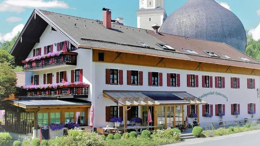 Ferienwohnung für 4 Personen, mit Terrasse und Garten in Rosenheim