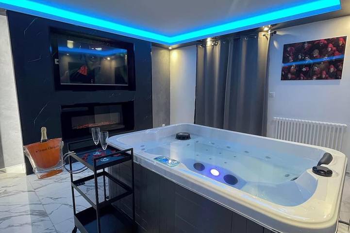 Maison de vacances pour 2 personnes, avec jacuzzi et jardin à Melun