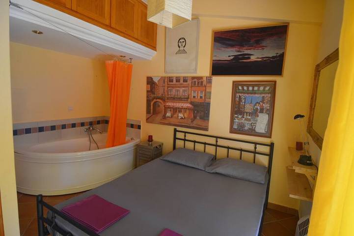 Ferienwohnung für 6 Personen, mit Whirlpool und Garten sowie Balkon - 1