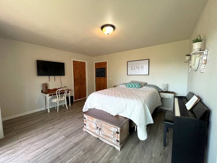 Vacation rental for 10 people, with balcony in Brookings