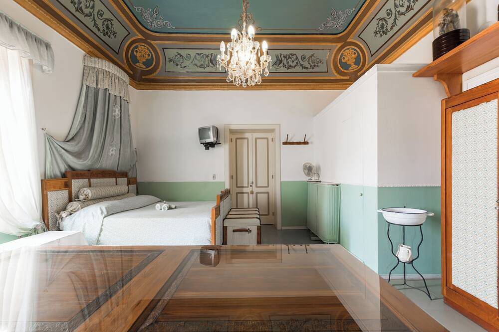 Giuliana Room in Salina B&B Villa Pittorino in Leni, Salina