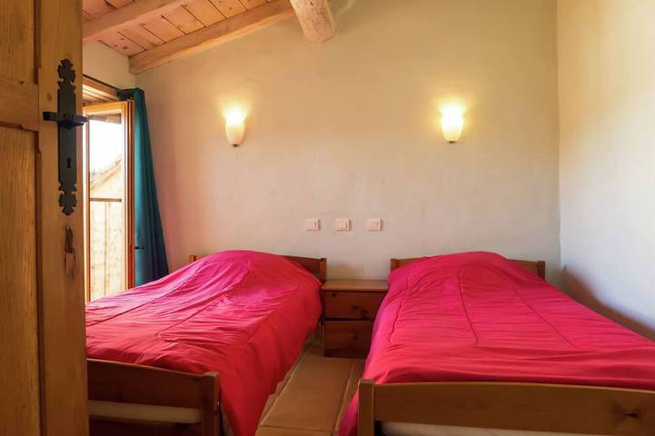 Location de vacances pour 6 personnes, avec jardin ainsi que terrasse et piscine à Fraissé-des-Corbières - 4